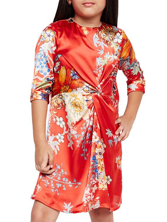 red polyester frock - 15789334 - Zoom Image - 0