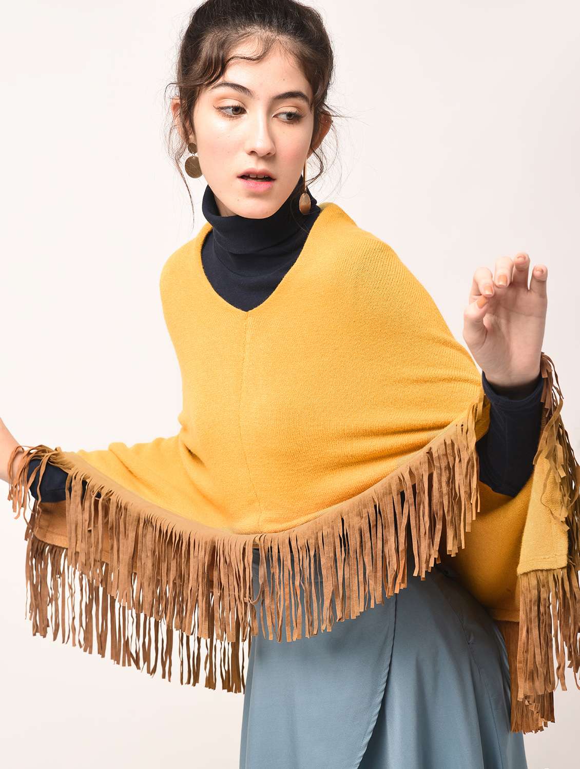 fringed hem v-neck poncho