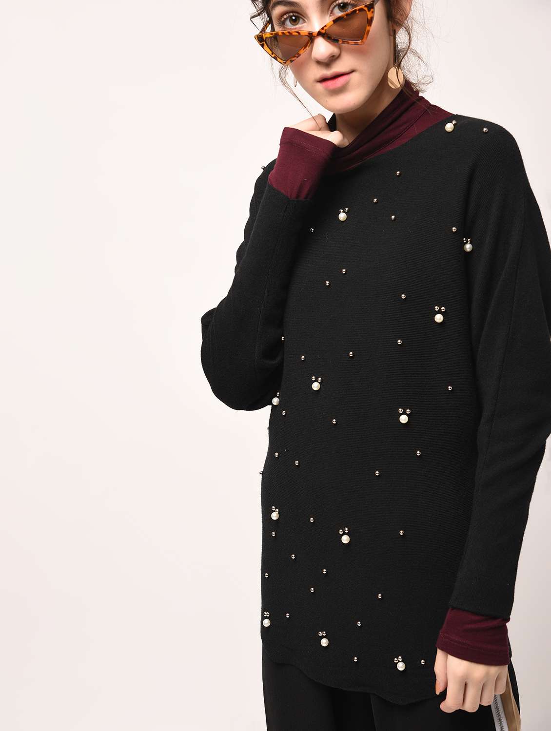 curved hem pearl embellished pullover
