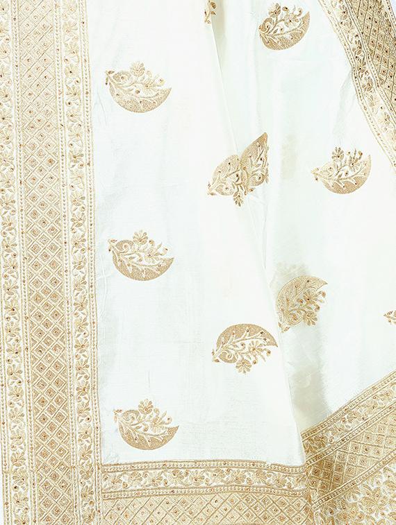 floral embroidered white saree with blouse - 15819780 - Standard Image - 2