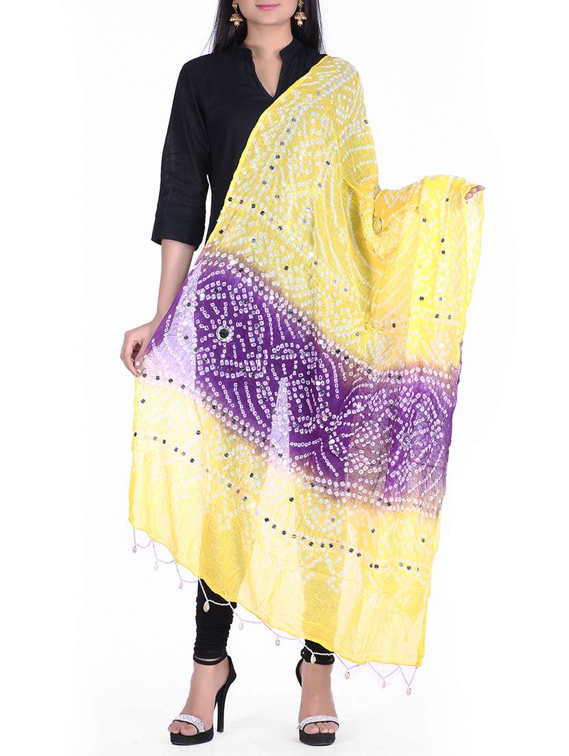 embellished bandhani dupatta