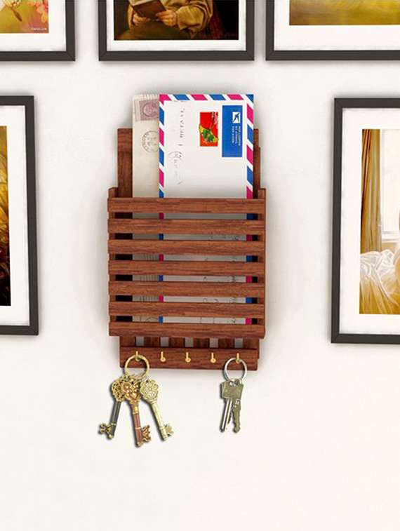 desi karigar beautiful wooden wall rack with 5 key holder size (lxbxh-9x3x11) inch
