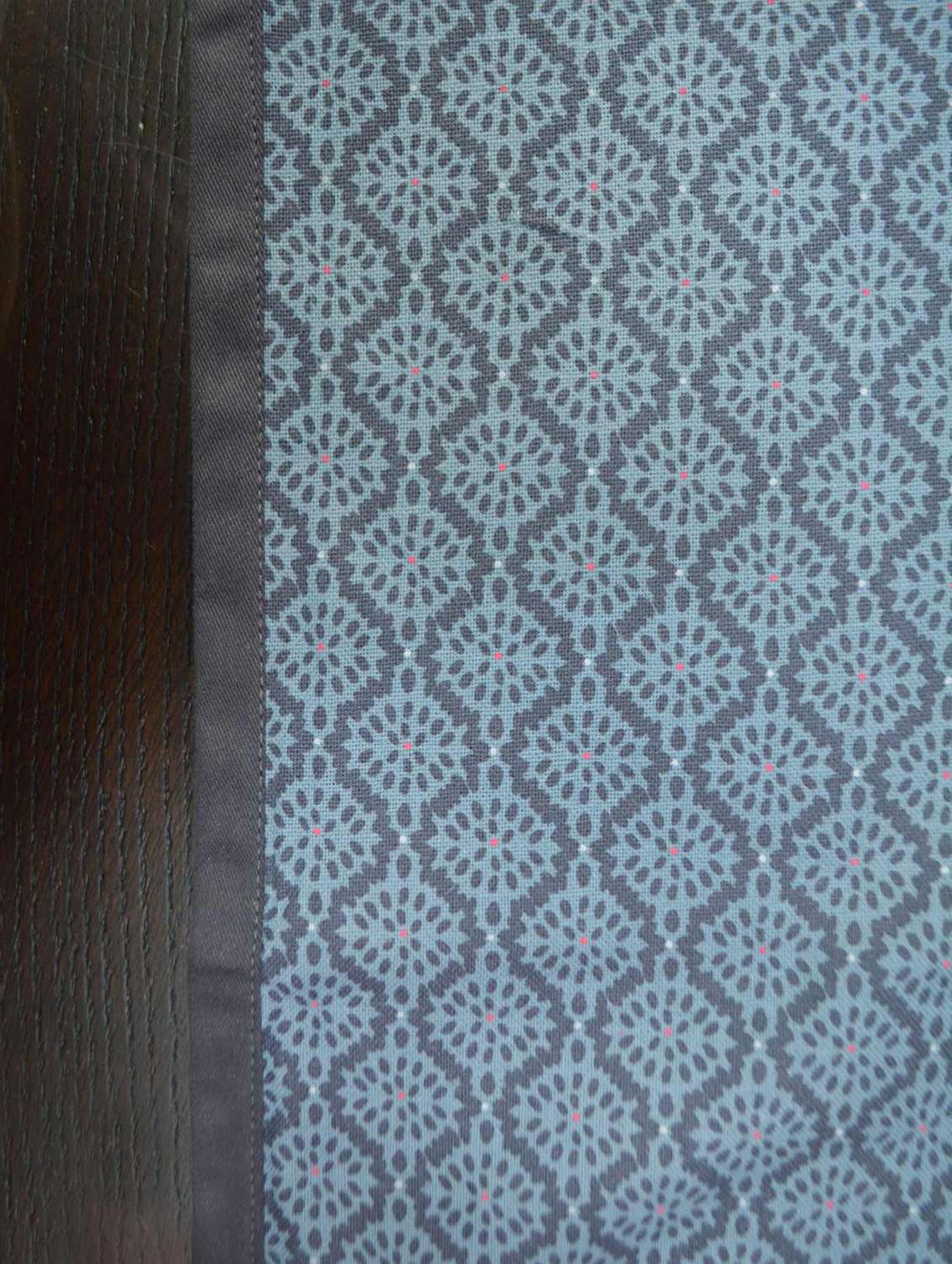 floral table cover - 15848827 -  Standard Image - 2