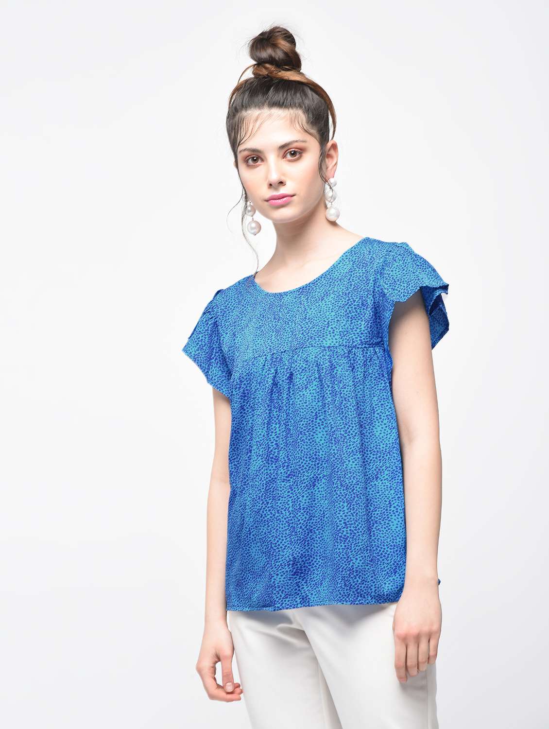 flared sleeve gathered top