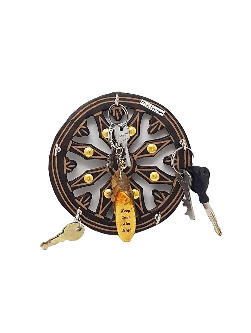 desi karigar wooden key holder in wheel shape with handicraft design and brass inlay