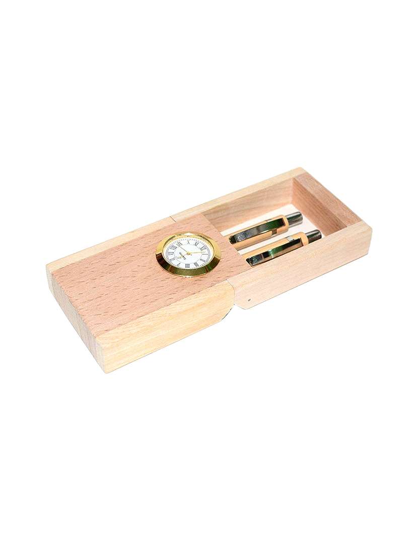 wooden pen stand - 15913050 -  Standard Image - 2