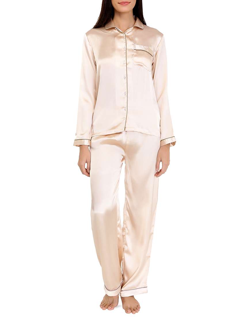 piping detail nightwear set