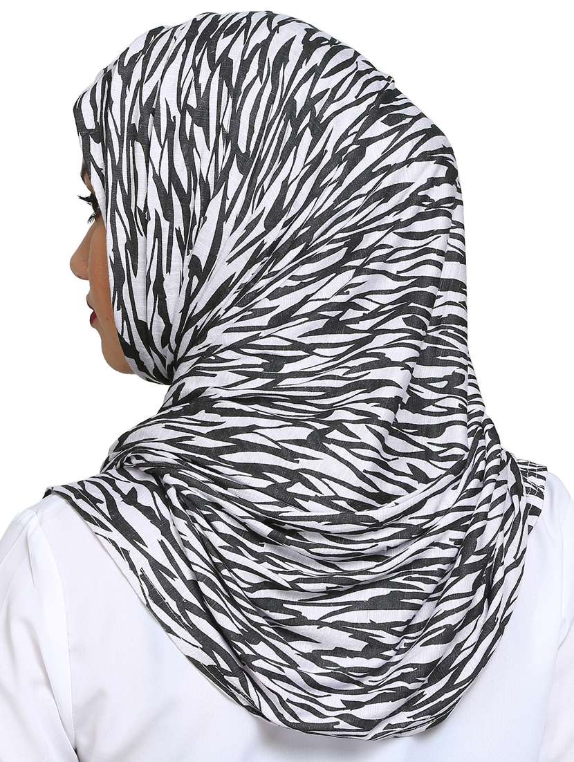 black and white printed scarf - 16101128 - Standard Image - 2