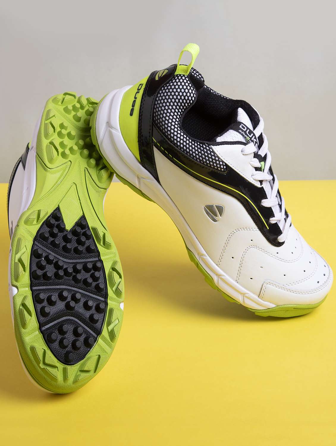 white leatherette sport shoes