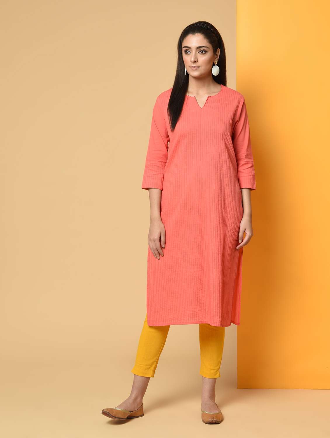 pintucks solid straight kurta