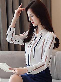 button detail geometric top