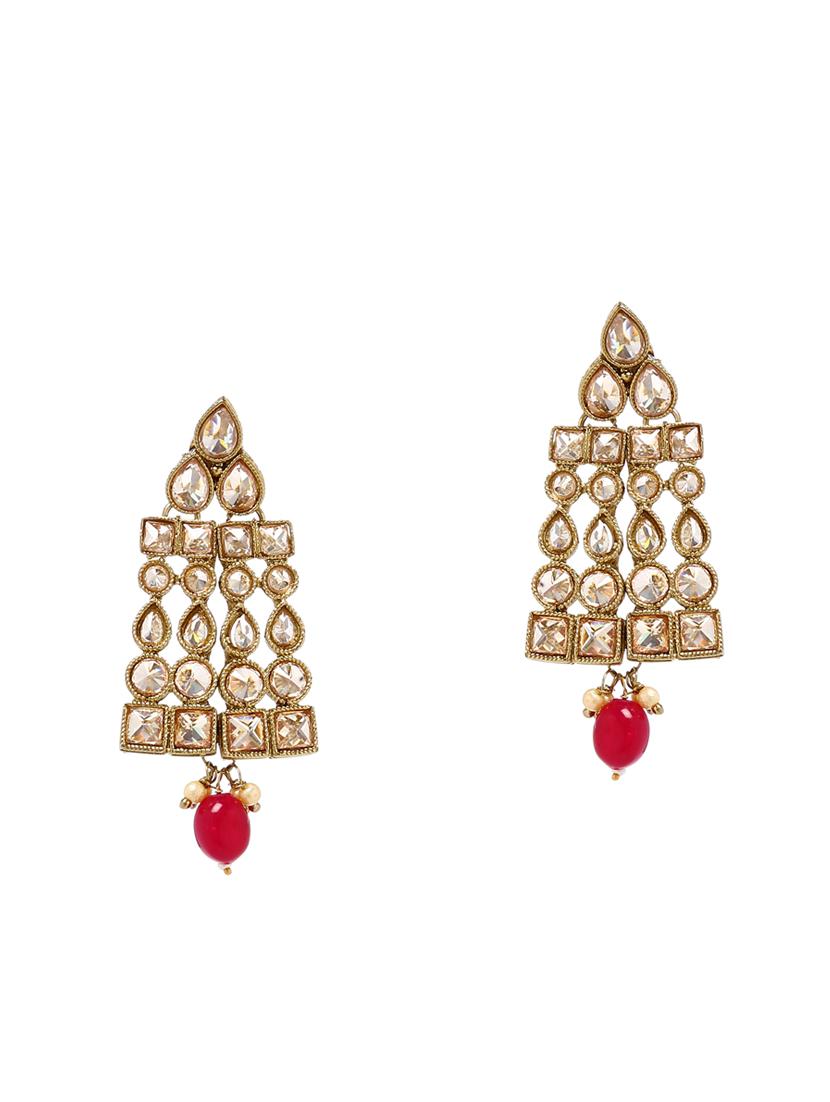 gold metal set - 16239247 - Standard Image - 2