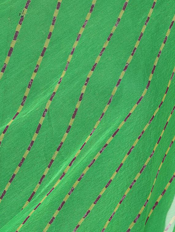 green leheriya saree with blouse - 16282454 - Standard Image - 2