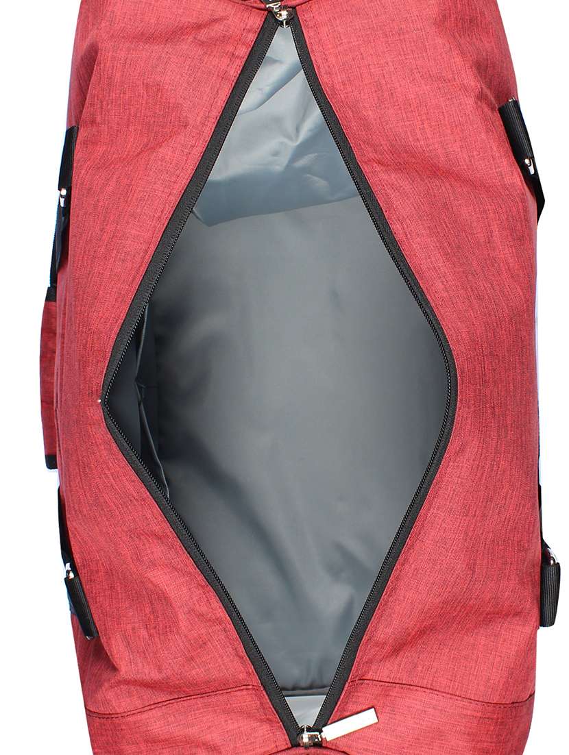 red polyester dufflebag - 16335441 -  Standard Image - 2