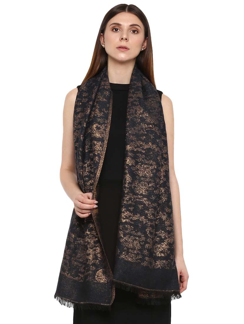 black cotton stole
