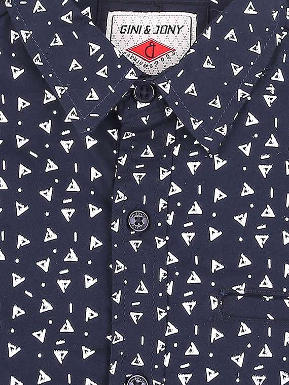 curved hem geometric print shirt - 16439236 - Standard Image - 2
