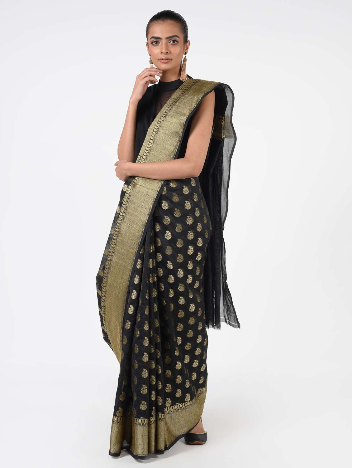 paisley zari motif banarasi saree with blouse