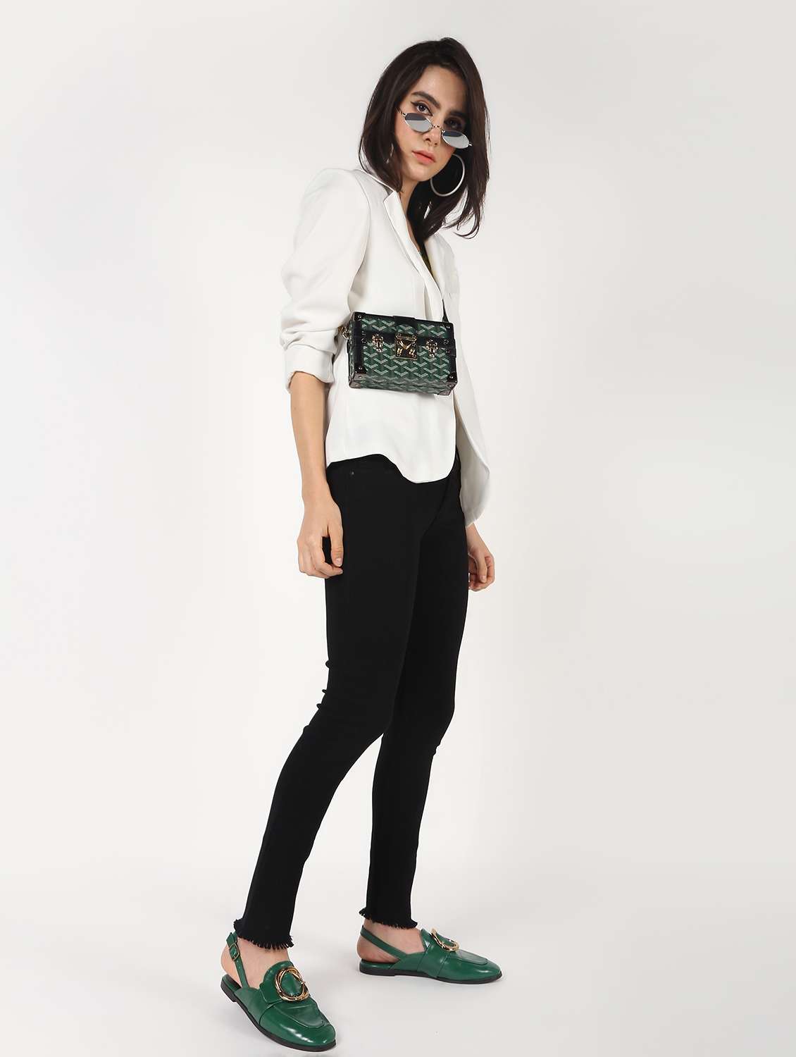 high rise frayed hem jeans 