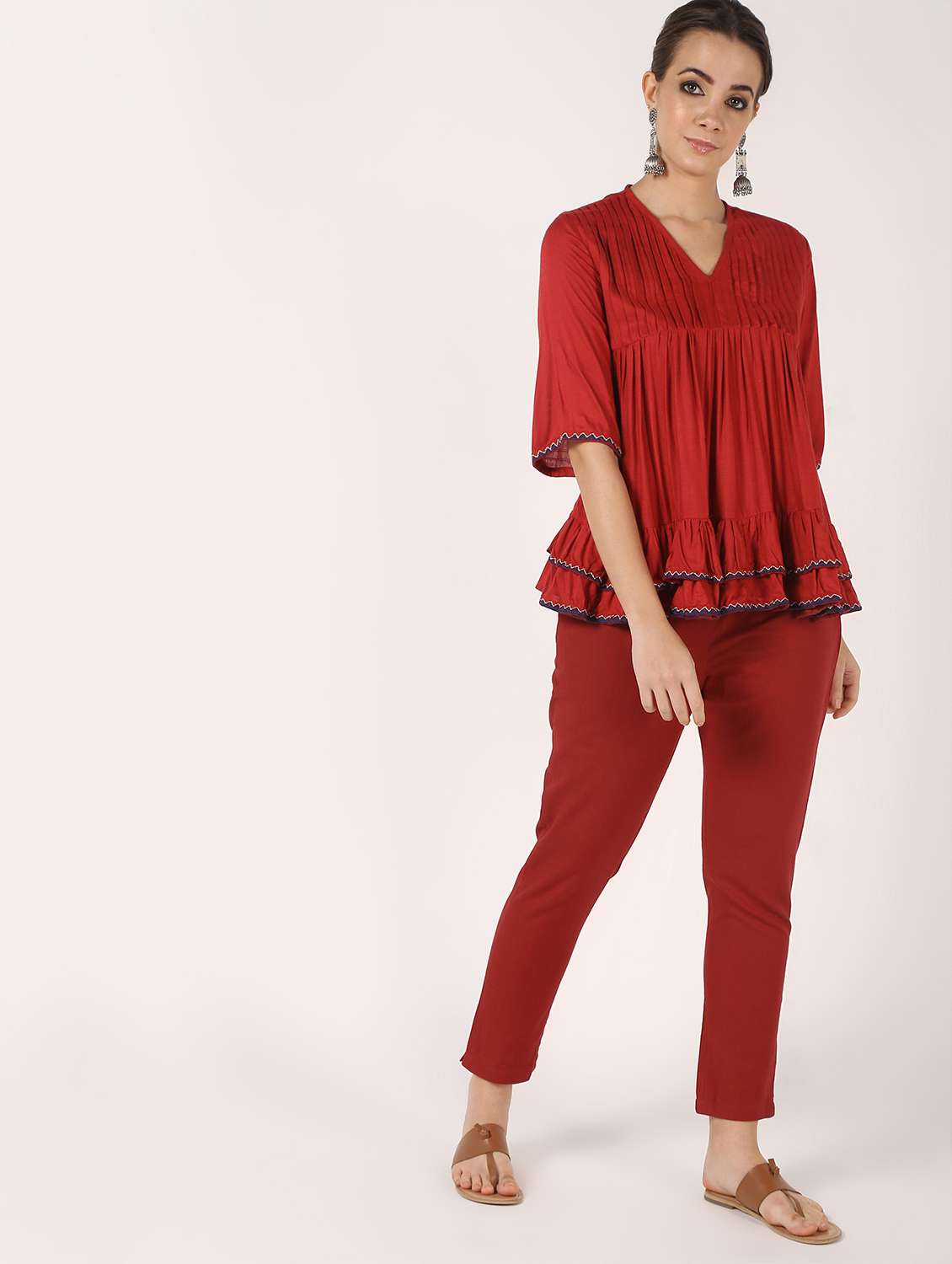 women solid mid rise tapered pant