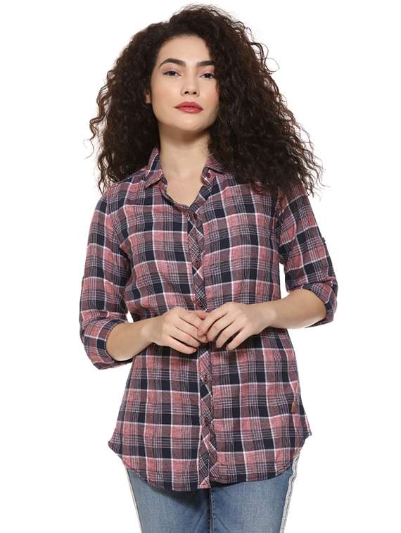 curved hem plaid shirt