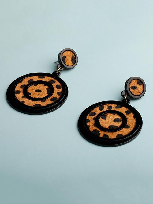 black metal drop earring - 16603137 - Standard Image - 0
