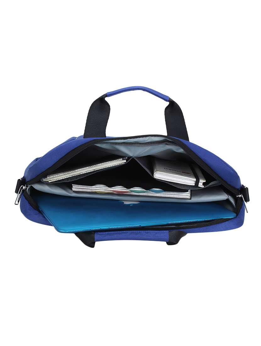 blue polyesters laptopbags - 16686124 -  Standard Image - 2