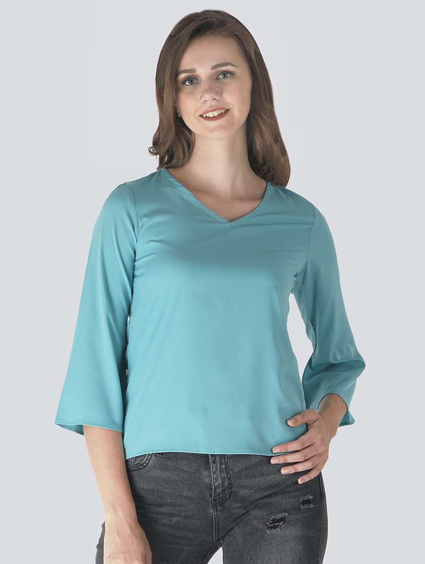 women's straight v neck top