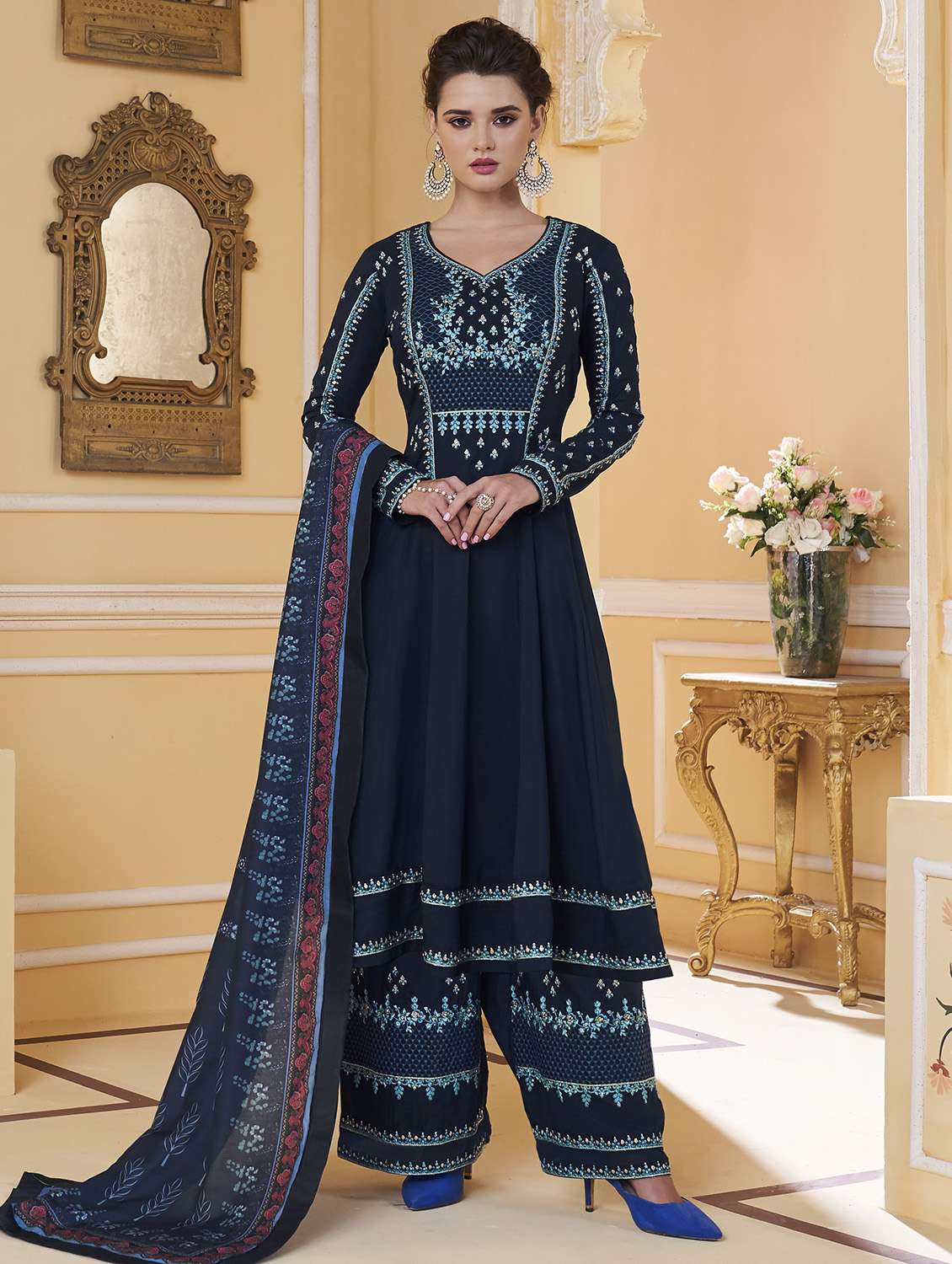 embroidered flared suit set 