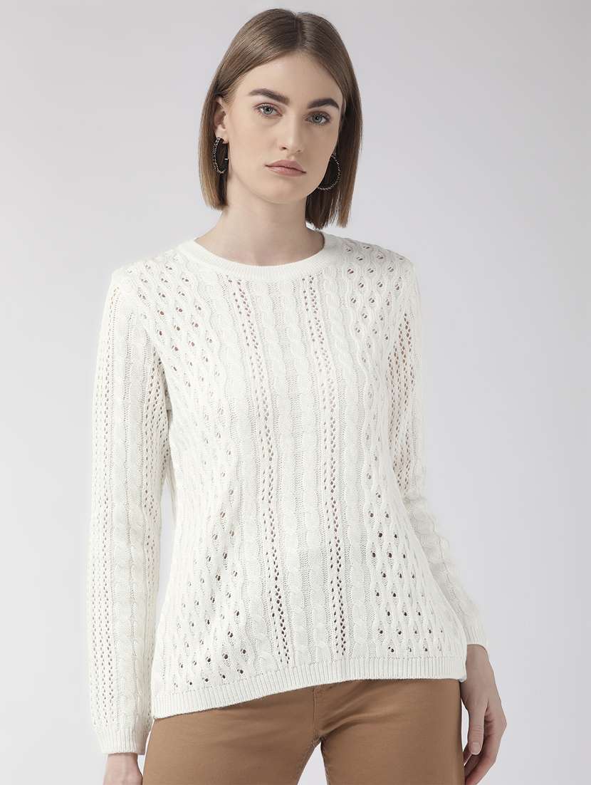 round neck buttoned back pullover