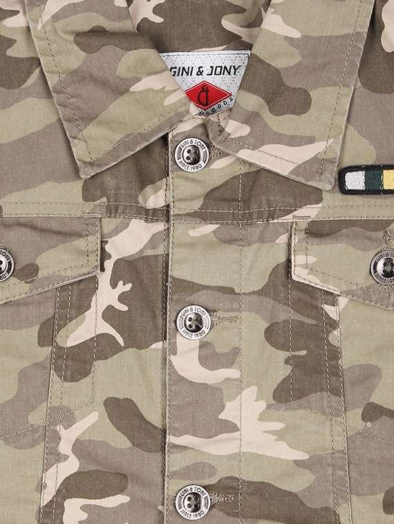 long sleeved camouflage jacket - 16772176 -  Standard Image - 2