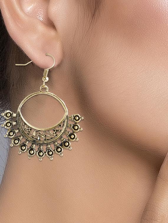 gold metal drop earring - 16774603 - Standard Image - 2