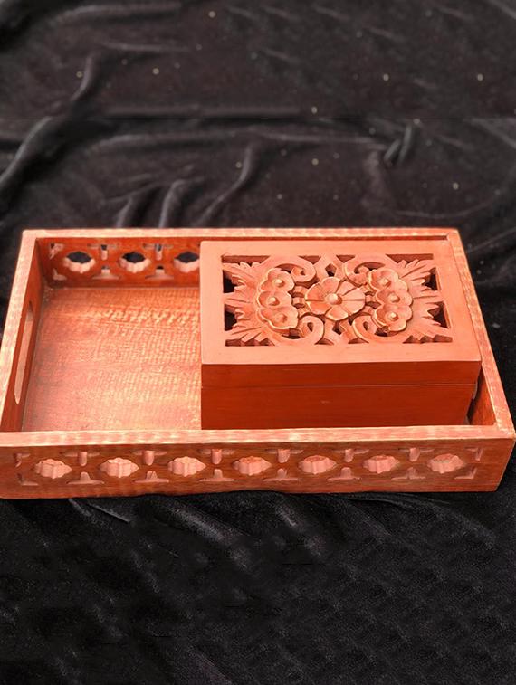 serving tray & box - 16810968 - Standard Image - 2