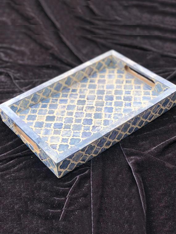 serving tray & box - 16810969 - Standard Image - 2