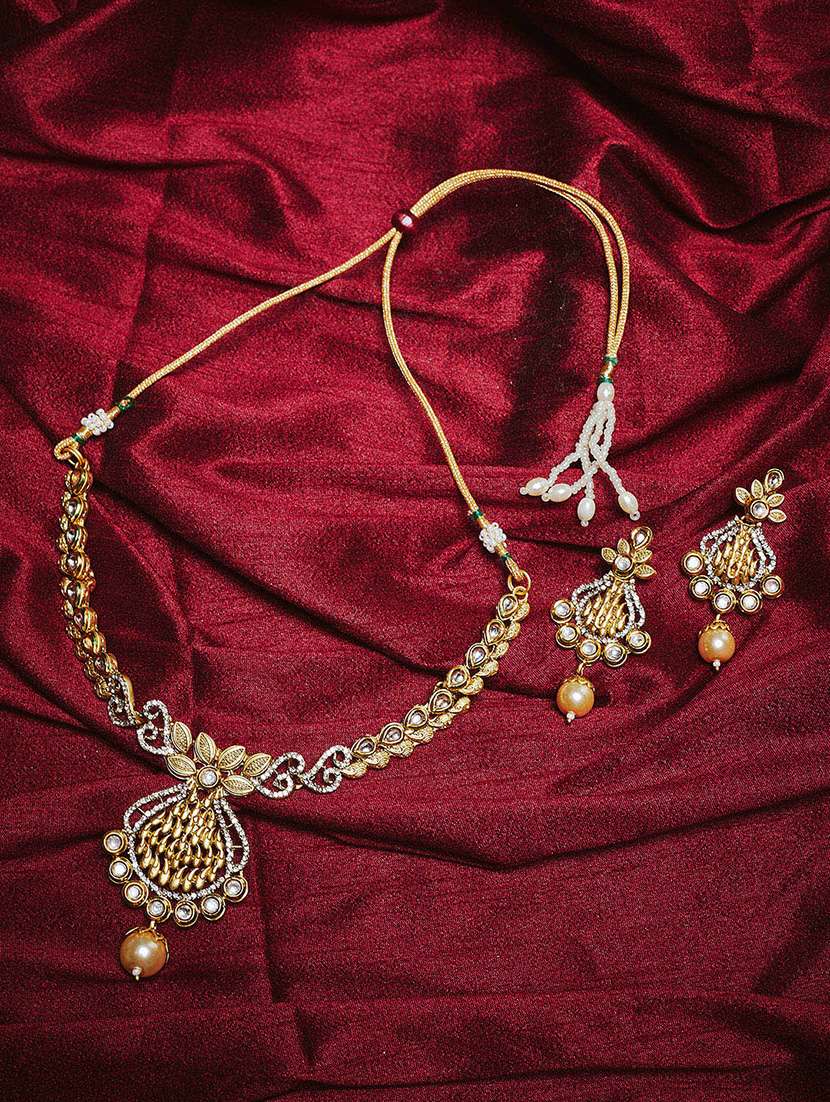 gold plated short necklace