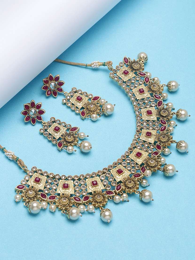 gold metal choker necklace