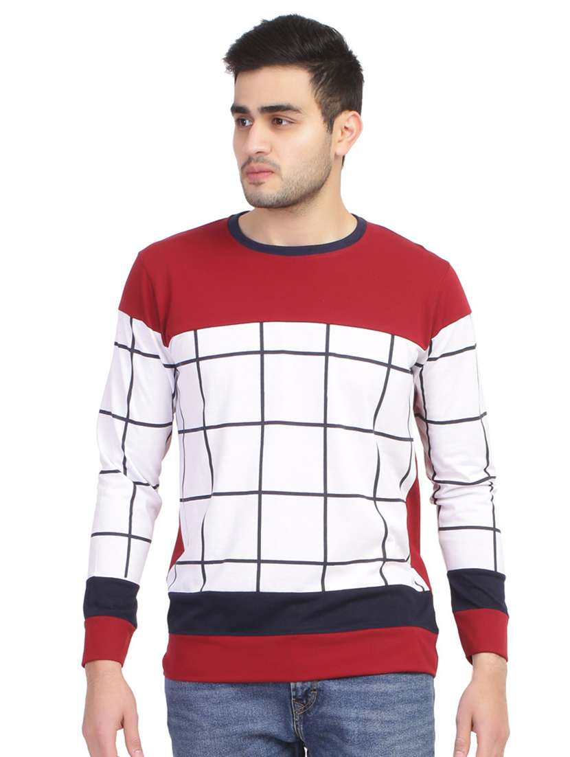 maroon checkered t-shirt