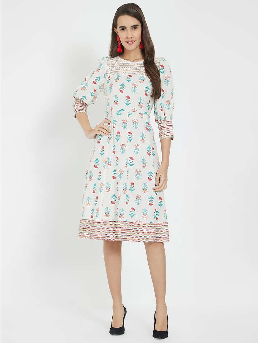 bishop sleeves floral dress 