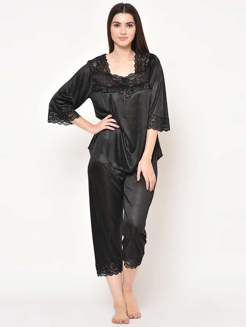 lace detail top with nightwear capri set 