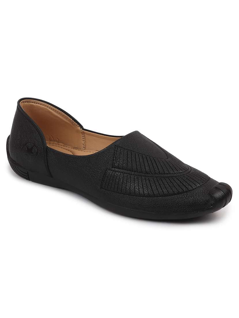 black slip on jutis