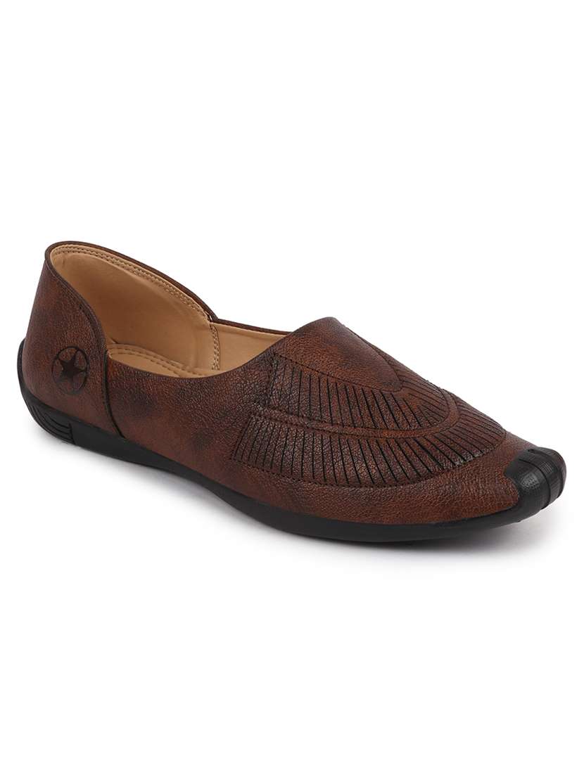 brown slip on jutis