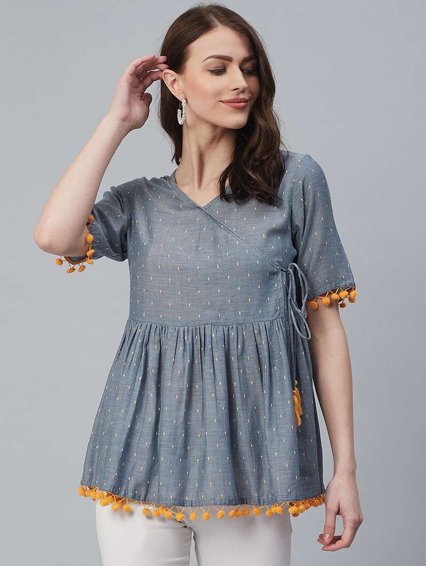 laced hem tie front top 