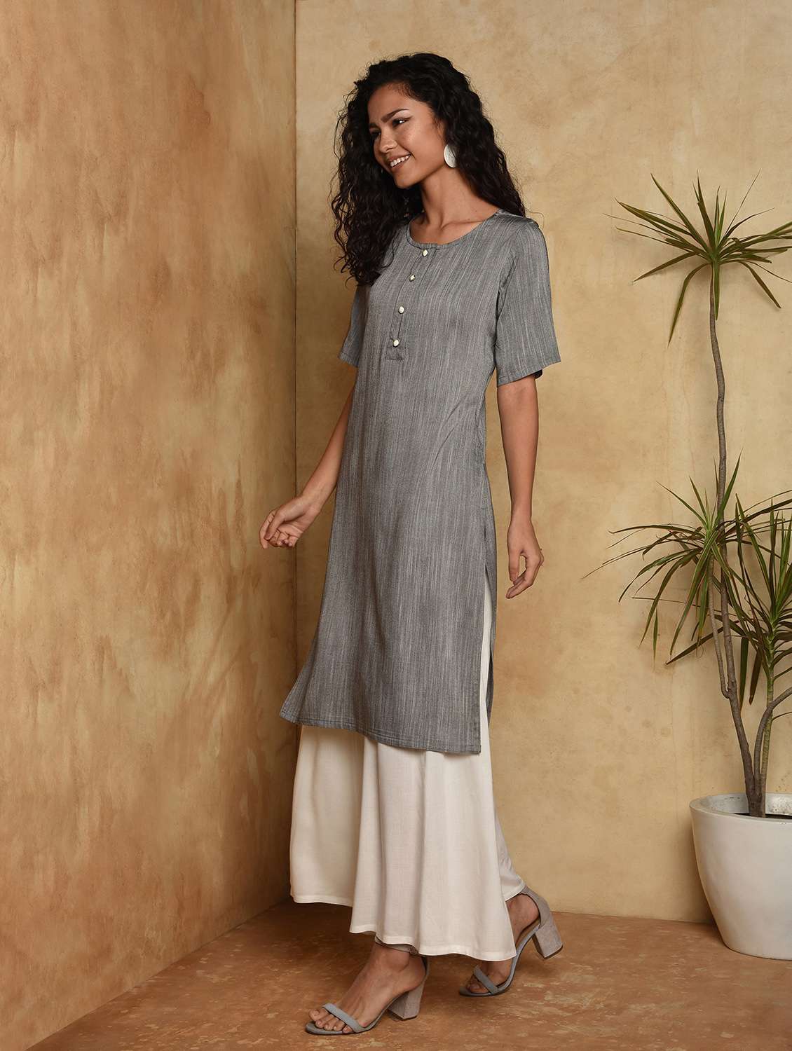 solid straight kurta - 16957294 -  Standard Image - 2