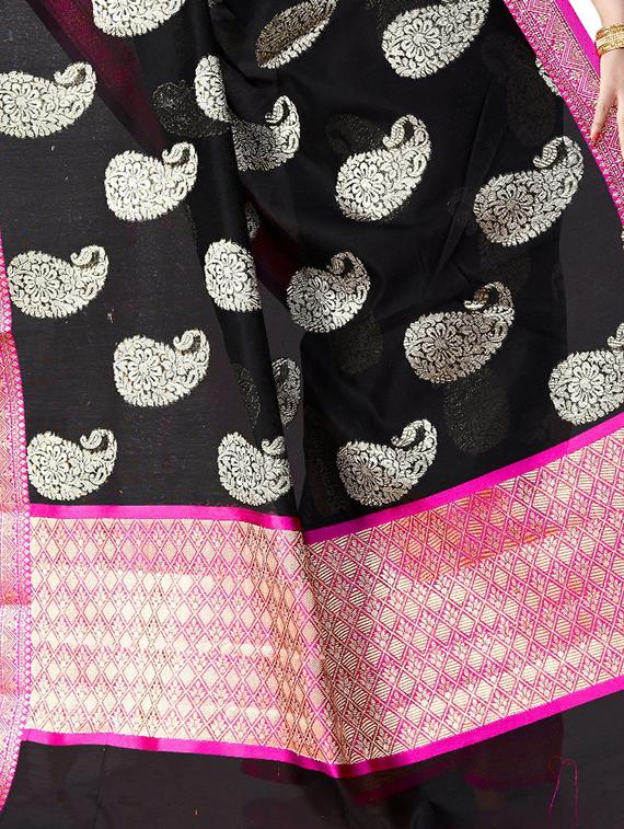 paisley banarasi saree with blouse - 16972401 - Standard Image - 2