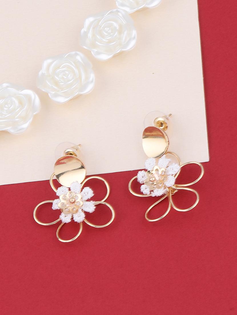 gold metal studs earring - 16979450 - Zoom Image - 0