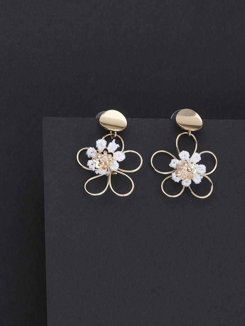 gold metal studs earring - 16979450 - Standard Image - 2