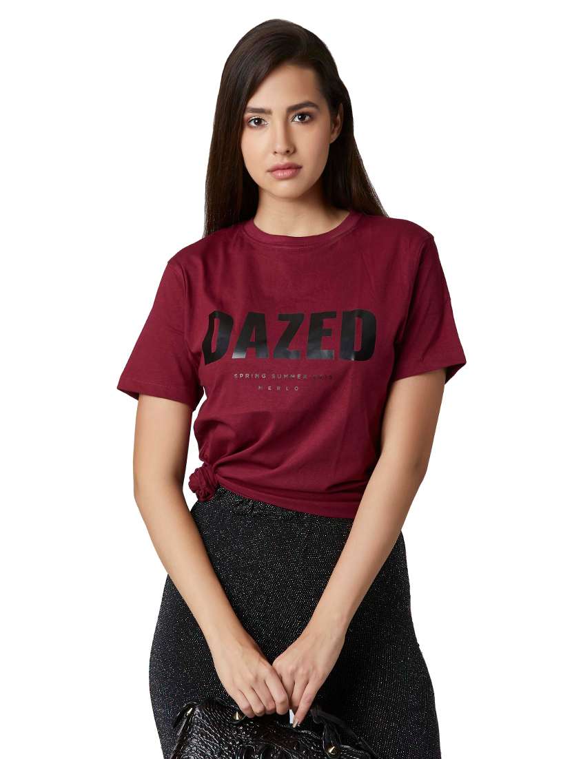 women's chest print crew neck t-shirt