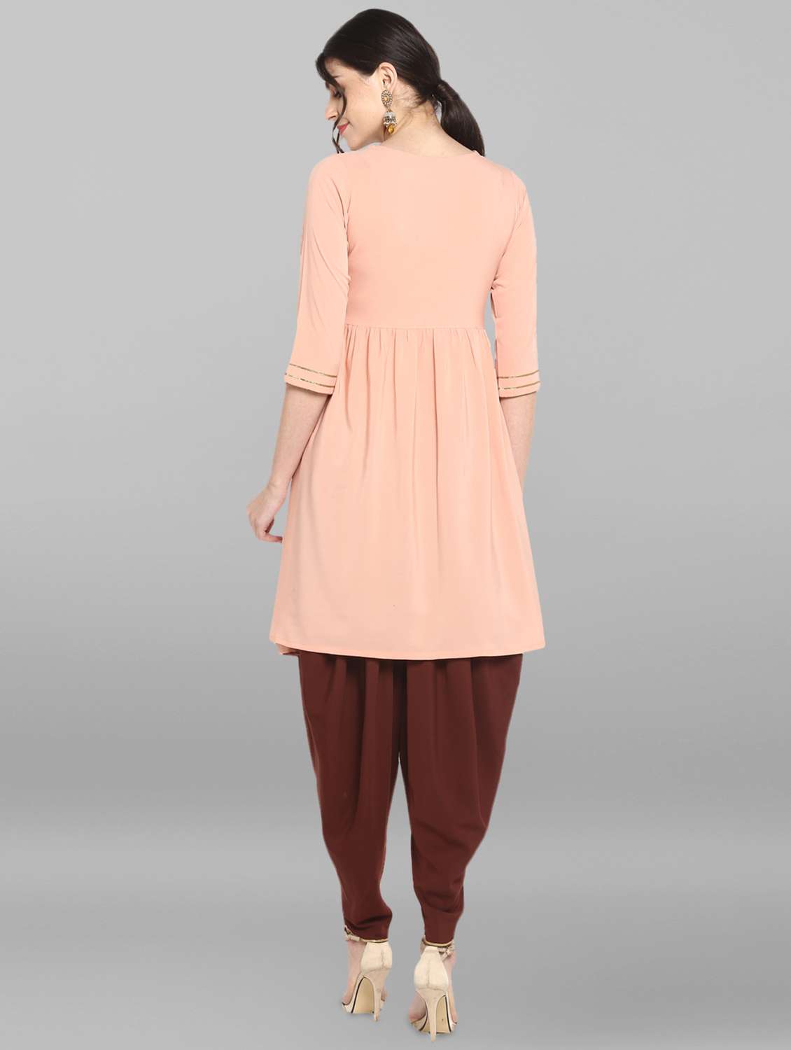 gold print fusion set - 17097804 -  Standard Image - 2