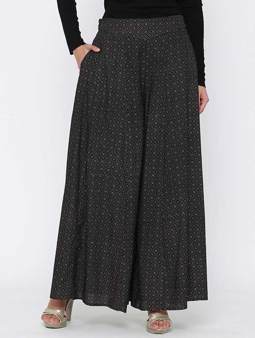 black printed flared palazzo - 17229995 - Standard Image - 0