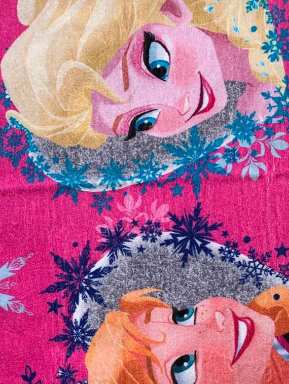   frozen kids bath towel   - 17260915 -  Standard Image - 2