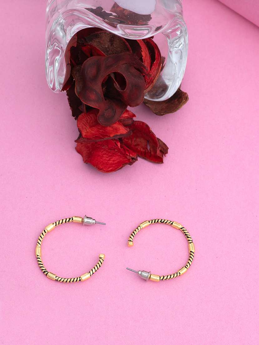 gold metal hoop earring